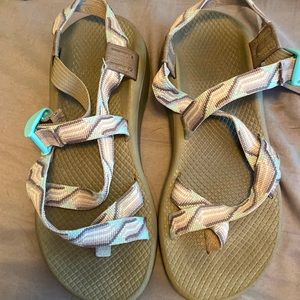 Chacos !